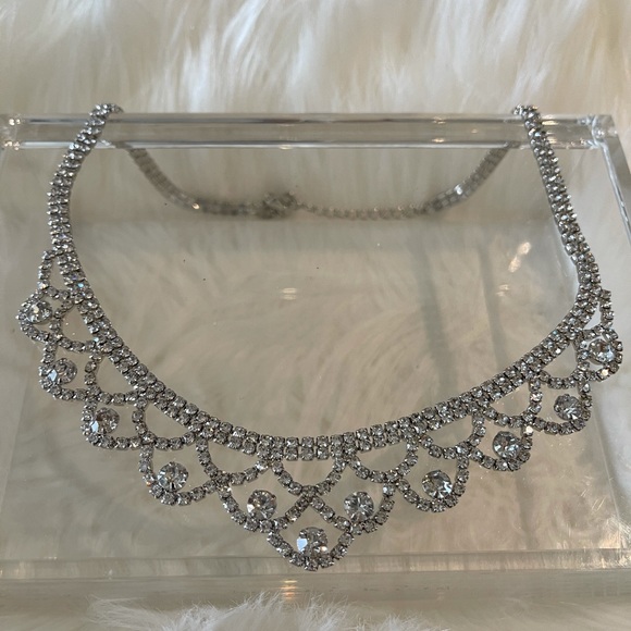 ♥️♥️SOLD♥️♥️ STUNNING Chrystal ADJUSTABLE necklace beautiful - Picture 2 of 7
